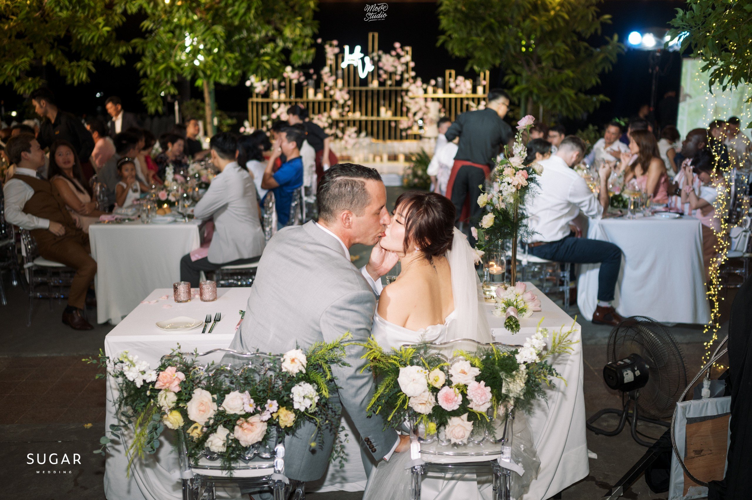 sugar-wedding-outdoor-wedding-trang-tri-dam-cuoi-ngoai-troi-dinner-vow